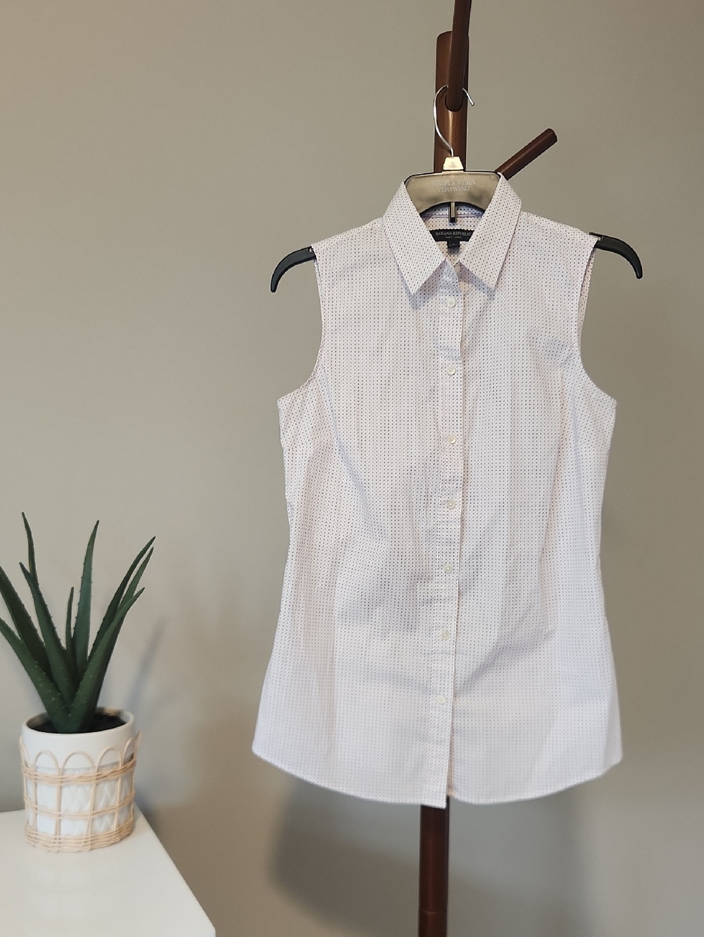 Banana Republic Riley Sleeveless Button Down Shirt
